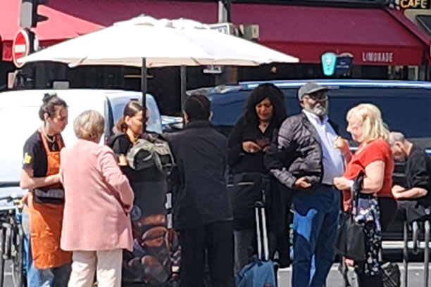 JOHN CAFÉ™ Article de presse